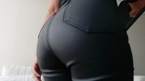 Snapshot of cheek_chic12 chatting on 05.14.26 Regina Phalange online show from 05.14.26