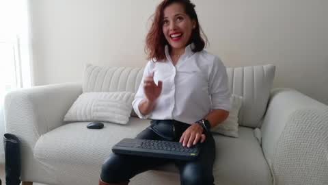 Snapshot of cheek_chic12 chatting on 05.29.26 Regina Phalange online show from 05.29.26
