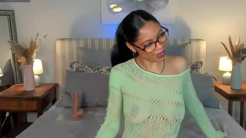 Chelseaquinn online show from 11.17.25