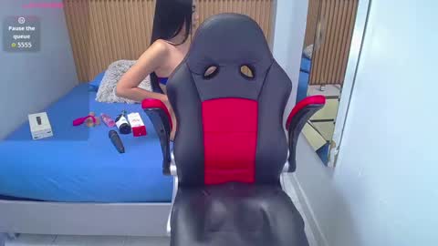 Snapshot of chelsypickman chatting on 10.02.25  C H E L S Y online show from 10.02.25