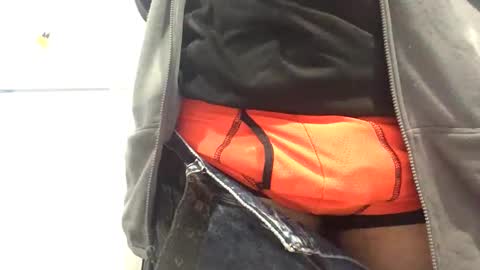 Snapshot of chenovich chatting on 10.27.25 chenovich online show from 10.27.25