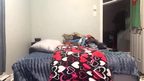 Snapshot of chenovich chatting on 11.04.25 chenovich online show from 11.04.25