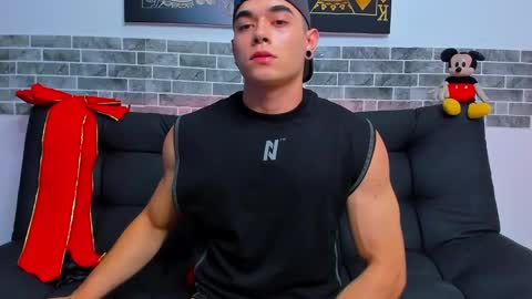 Snapshot of chepe_fit chatting on 12.29.24 chepe vause online show from 12.29.24