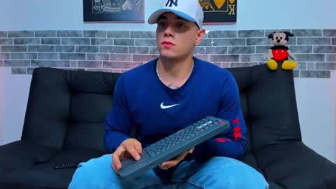 Snapshot of chepe_fit chatting on 01.04.25 chepe vause online show from 01.04.25