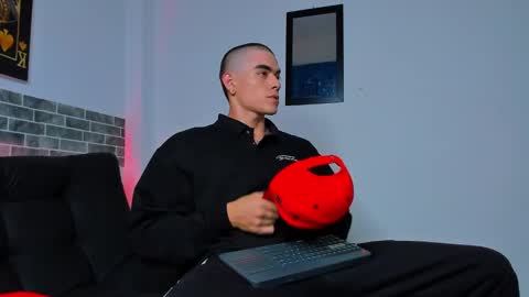 Snapshot of chepe_fit chatting on 02.13.25 chepe vause online show from 02.13.25