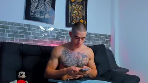 Snapshot of chepe_fit chatting on 02.14.25 chepe vause online show from 02.14.25