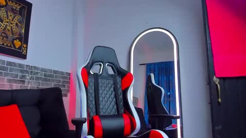 Snapshot of chepe_fit chatting on 02.21.25 chepe vause online show from 02.21.25