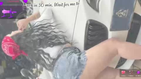 C H E R R Y  online show from 09.10.25