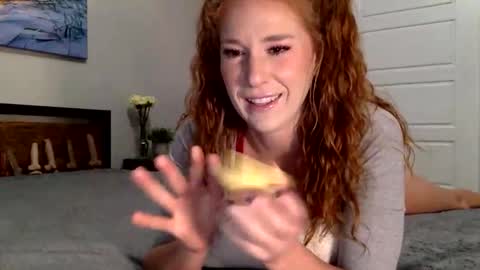 Snapshot of cherry_sinn chatting on 05.08.26 cherry sin online show from 05.08.26