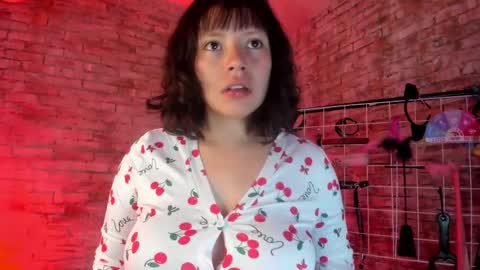 Snapshot of cherry_xoxx chatting on 09.29.25     online show from 09.29.25