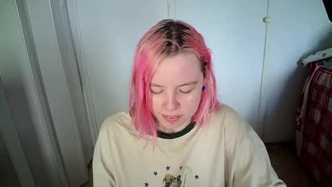 Snapshot of cherrybaby_0 chatting on 04.29.26 cherrybaby_0 online show from 04.29.26