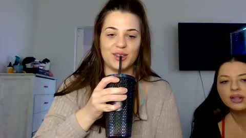 Snapshot of cherrybanana444 chatting on 02.11.25 Cherry online show from 02.11.25