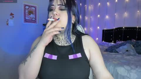  dayis independent model  online show from 04.04.26