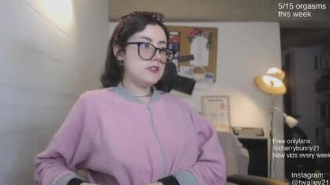 Sarah Prez online show from 04.17.26