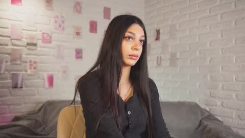 Kiki online show from 10.19.25