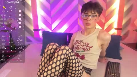 Snapshot of cherryy_boy chatting on 02.20.25 Matias online show from 02.20.25