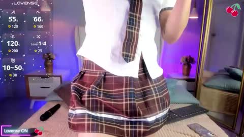 Snapshot of cherryy_boy chatting on 10.11.25 Matias online show from 10.11.25