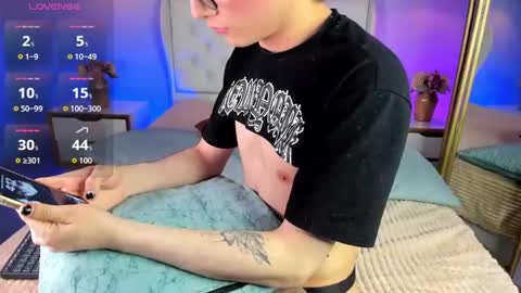 Snapshot of cherryy_boy chatting on 10.24.25 Matias online show from 10.24.25