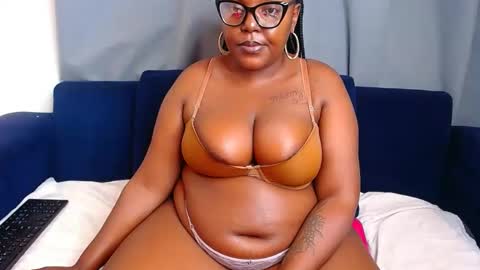 Snapshot of cherryyummy69 chatting on 10.16.25 cherryyummy69 online show from 10.16.25