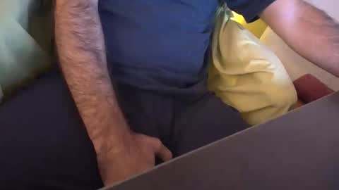 Snapshot of cheslongss chatting on 10.10.25 Ches Long online show from 10.10.25