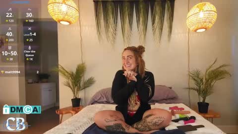 Snapshot of cheviblue chatting on 01.06.25 Chevi Blue online show from 01.06.25