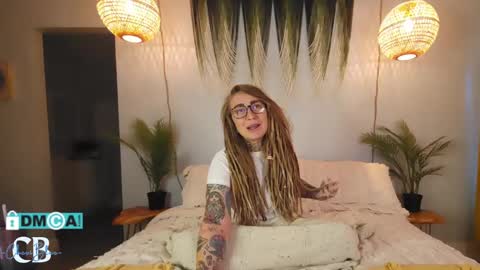 Snapshot of cheviblue chatting on 01.23.25 Chevi Blue online show from 01.23.25