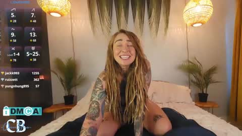 Snapshot of cheviblue chatting on 02.06.25 Chevi Blue online show from 02.06.25