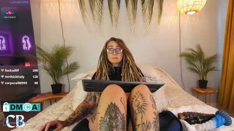 Snapshot of cheviblue chatting on 03.06.25 Chevi Blue online show from 03.06.25