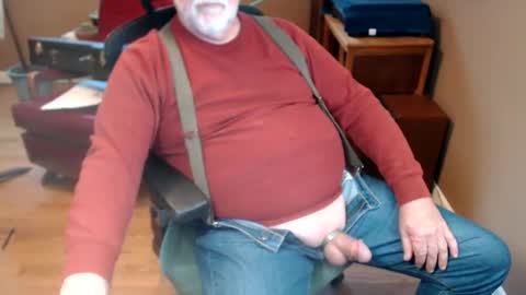 Snapshot of chgodad chatting on 04.28.26 chgodad online show from 04.28.26