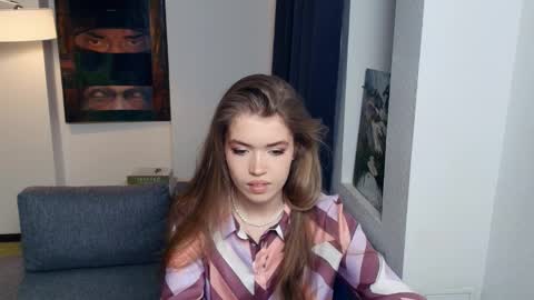 Mia  online show from 04.01.26