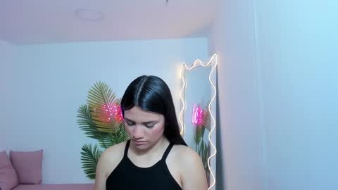 Snapshot of chiara_tay chatting on 01.18.25 Chiara online show from 01.18.25