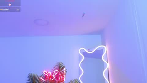 Snapshot of chiara_tay chatting on 03.08.25 Chiara online show from 03.08.25