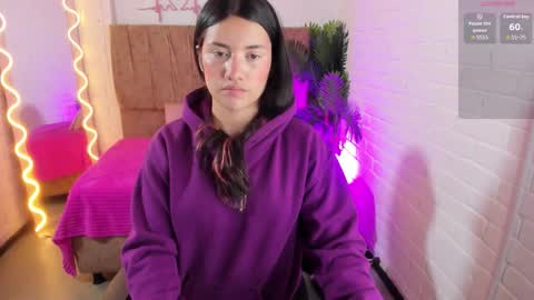 Snapshot of chiara_tay chatting on 10.18.25 Chiara online show from 10.18.25