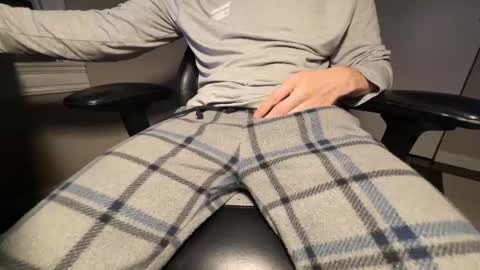 Snapshot of chiefgyro chatting on 11.13.25 chiefgyro online show from 11.13.25