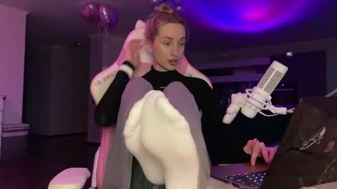 Goddess Vika - owner of all ur money online show from 03.11.25