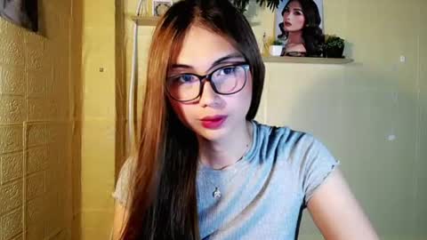 Snapshot of chinitaluxe chatting on 06.25.26 Chinita online show from 06.25.26