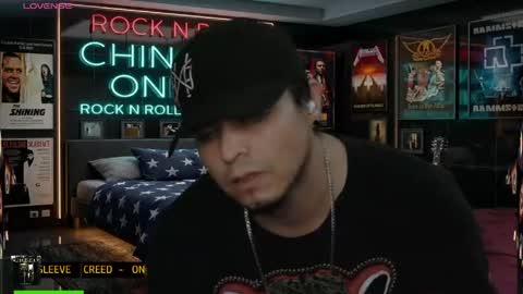 Snapshot of chinoroz chatting on 05.27.26 Enrique online show from 05.27.26