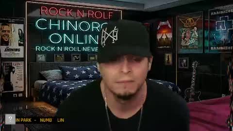 Snapshot of chinoroz chatting on 05.28.26 Enrique online show from 05.28.26