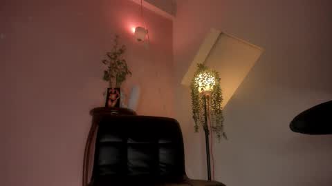 chloe_cooperr online show from 10.18.25