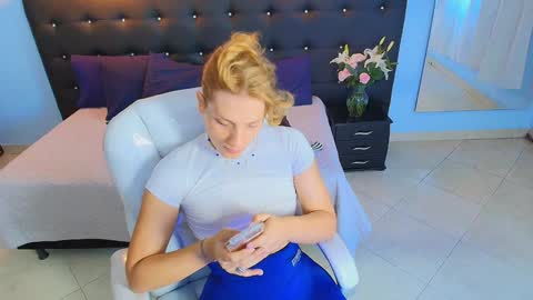 CHLOE online show from 12.11.24