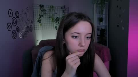 chloe_ley online show from 04.14.26