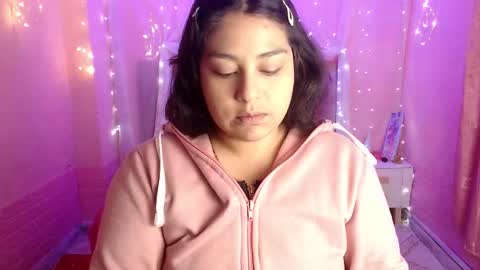 Snapshot of chloe_smith5 chatting on 09.15.25 chloe_smith5 online show from 09.15.25