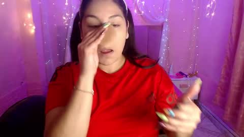 Snapshot of chloe_smith5 chatting on 09.24.25 chloe_smith5 online show from 09.24.25