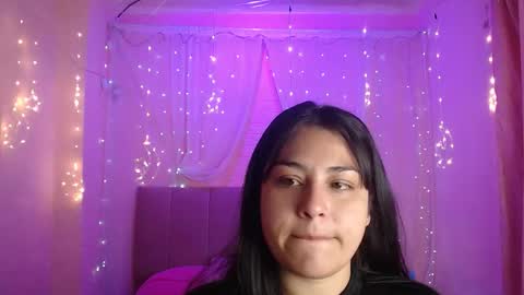 Snapshot of chloe_smith5 chatting on 10.06.25 chloe_smith5 online show from 10.06.25