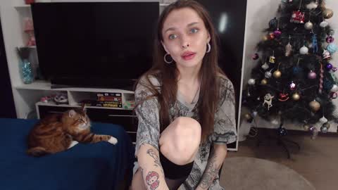 Snapshot of chloe_sunny chatting on 12.24.24 Chloe online show from 12.24.24