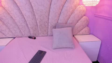   online show from 02.05.25