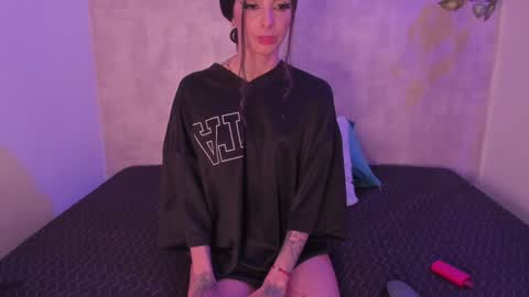  3 online show from 01.30.25