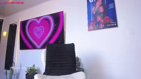 Snapshot of chloebigcockxx chatting on 07.13.26 Im Chloe independent account online show from 07.13.26