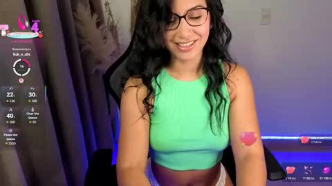 Snapshot of chloebum_ chatting on 05.21.26 Chloe online show from 05.21.26