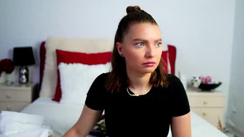 Snapshot of chloecheryy chatting on 06.14.26 Chloe online show from 06.14.26